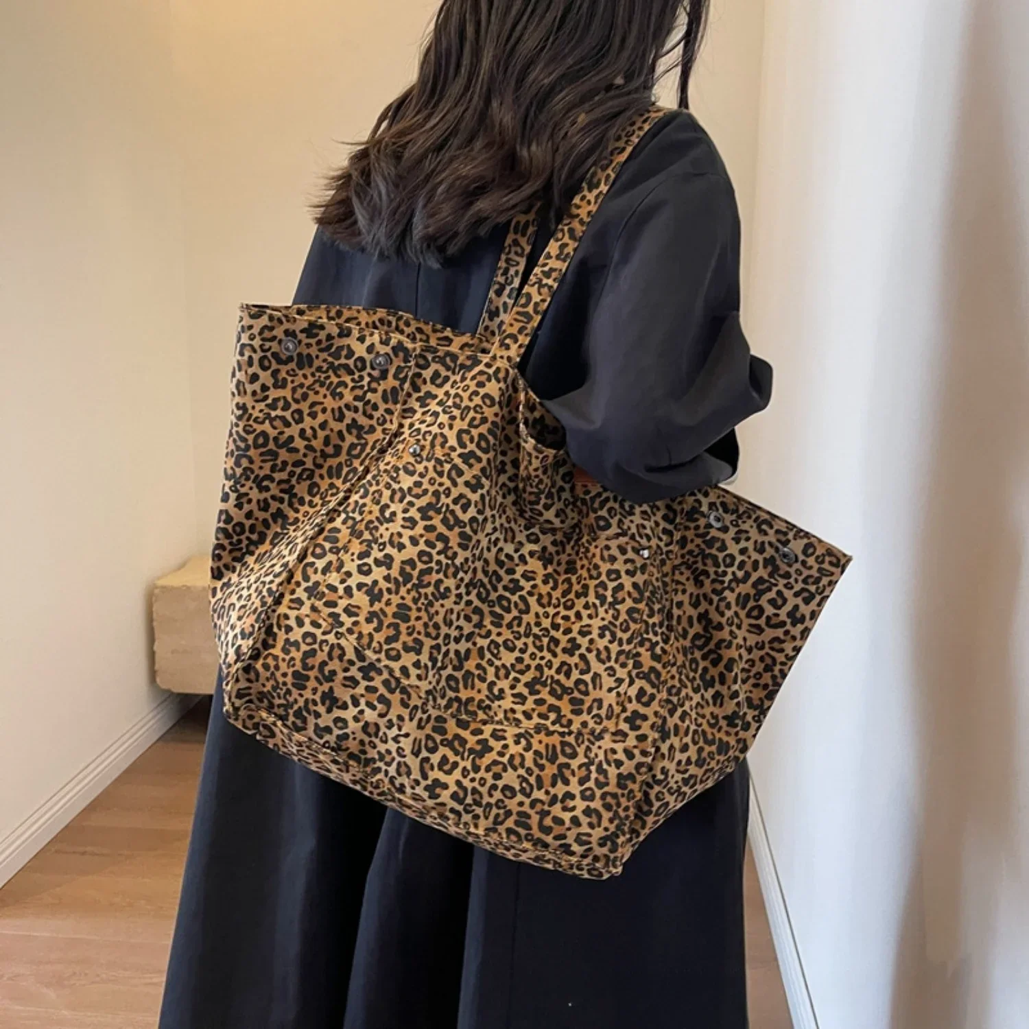 Dames shopper tas | Leopard print draagtas in modern design - Image 3