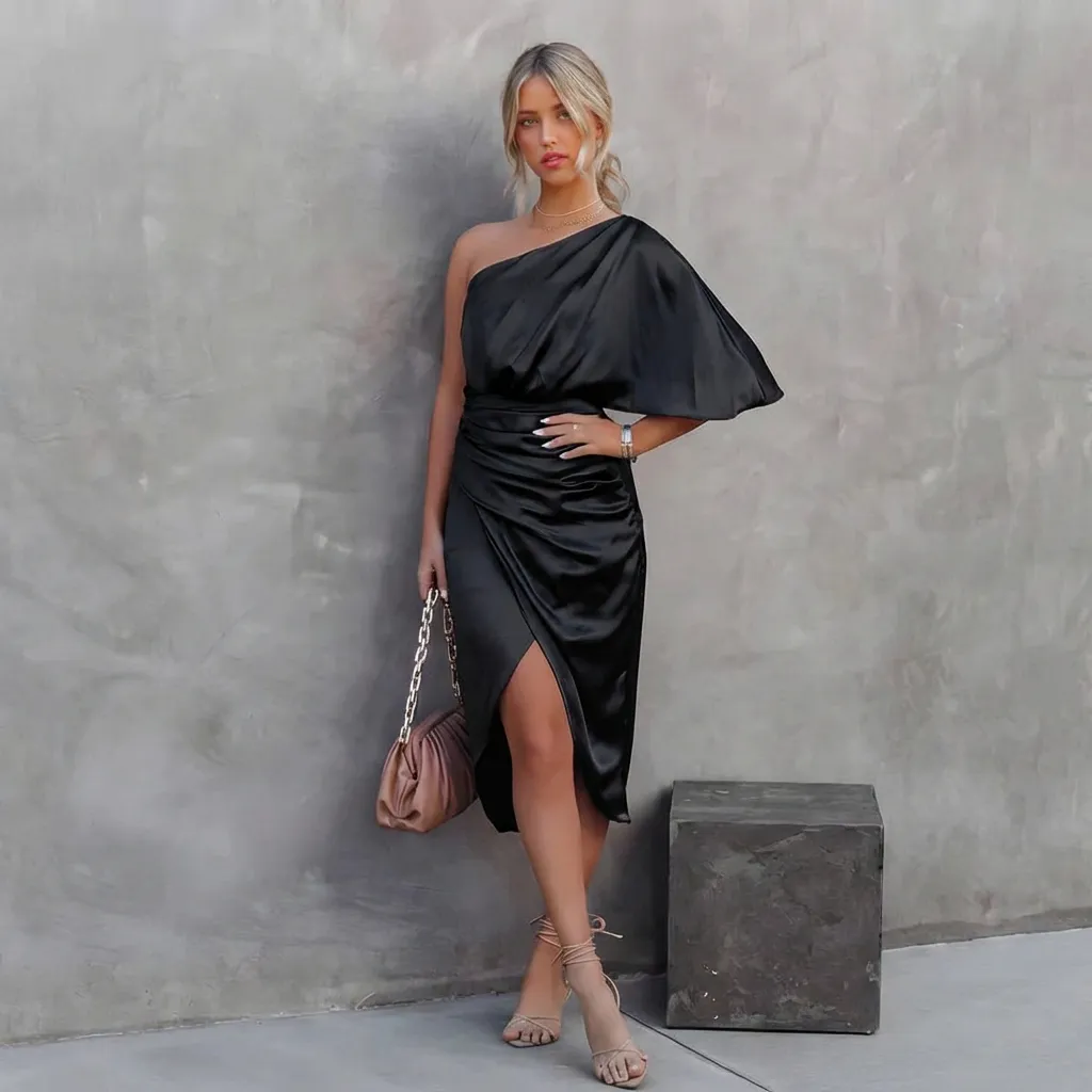 Dames avondjurk | One shoulder jurk met zijde-look en split