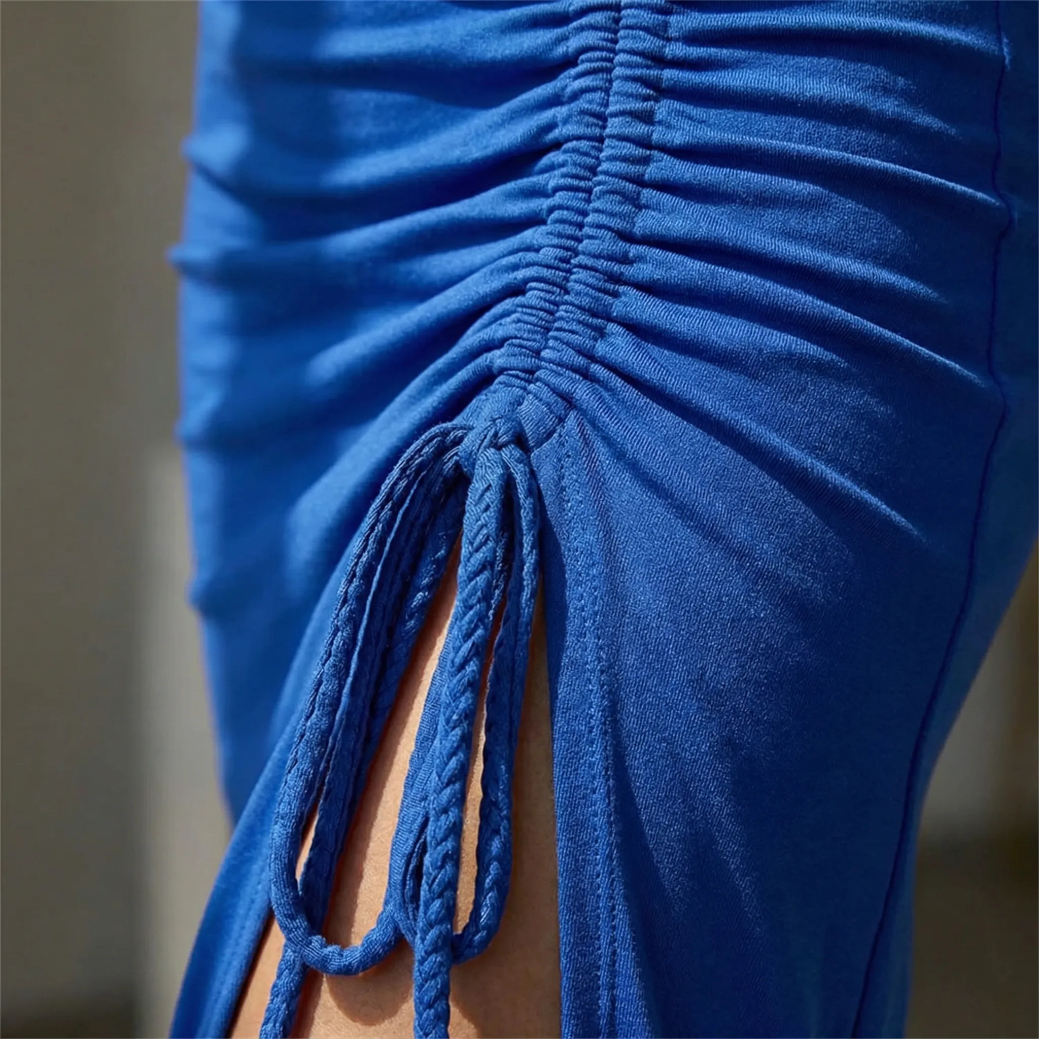 Maxi jurk dames | Zomerjurk met cut-out, halter hals en split - Image 3